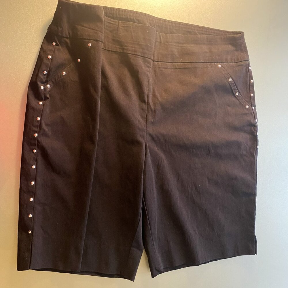INC Black Metal Embellished Dress Shorts Size 12 Like New 9.5" Inseam 3% Spandex